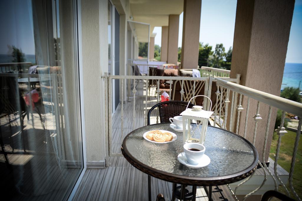 Crown Hotel Nea Skioni Exterior photo