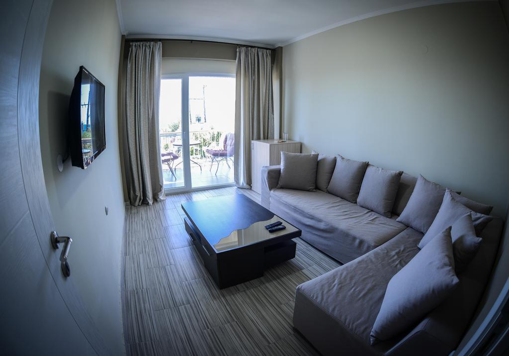 Crown Hotel Nea Skioni Exterior photo