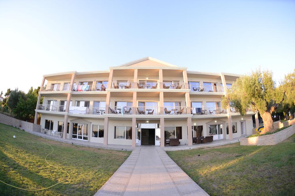 Crown Hotel Nea Skioni Exterior photo